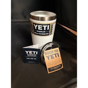 Yeti Rambler 20 oz Tumbler in white with magslider lid